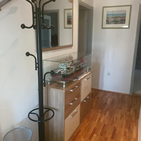 Rosa Apartment