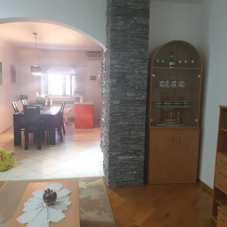 Rosa Apartment *